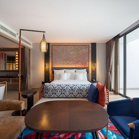 Hotel Indigo Phuket Patong By Ihg Ngoại thất bức ảnh A suite at the hotel