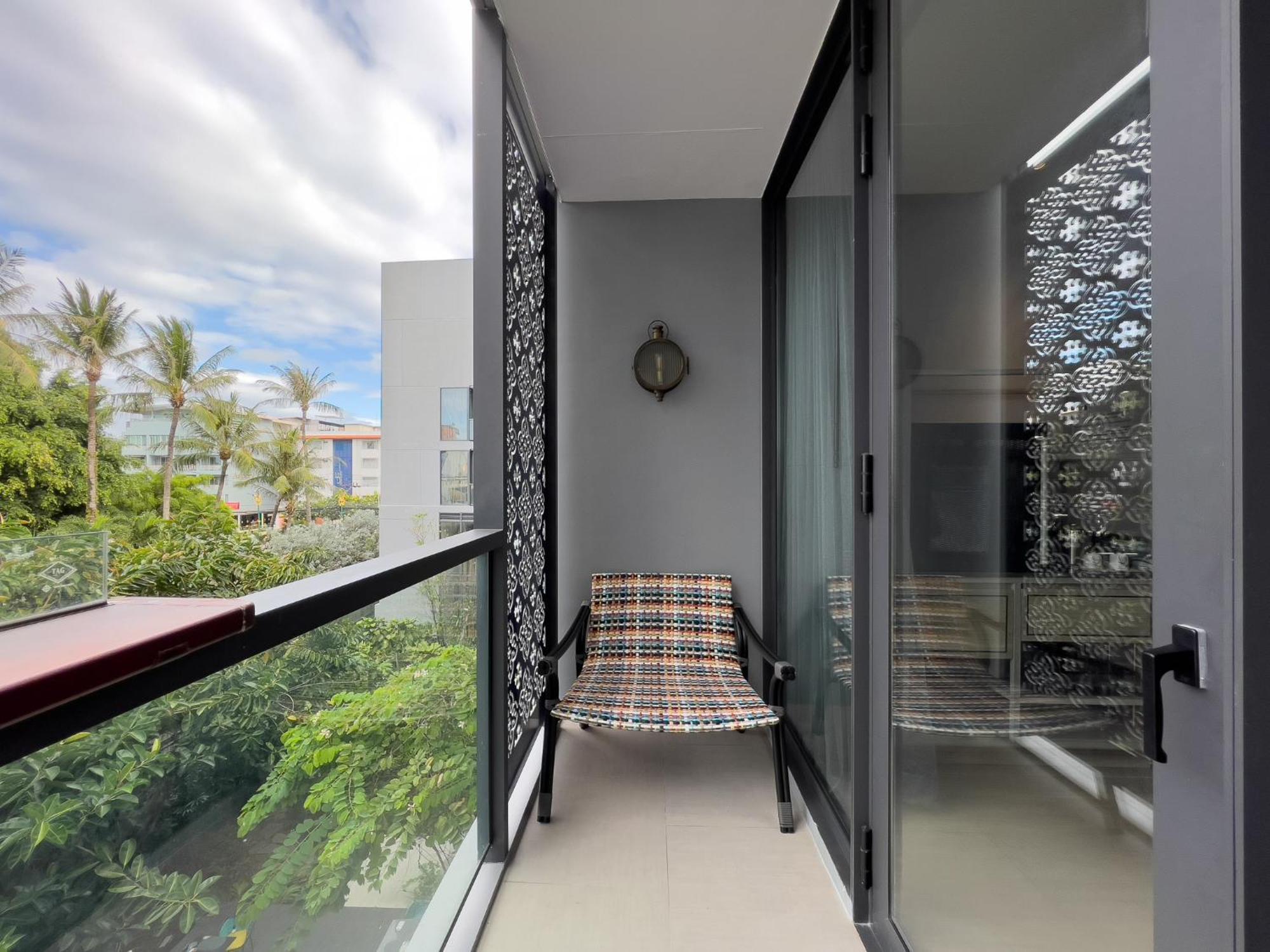 Hotel Indigo Phuket Patong By Ihg Ngoại thất bức ảnh A balcony