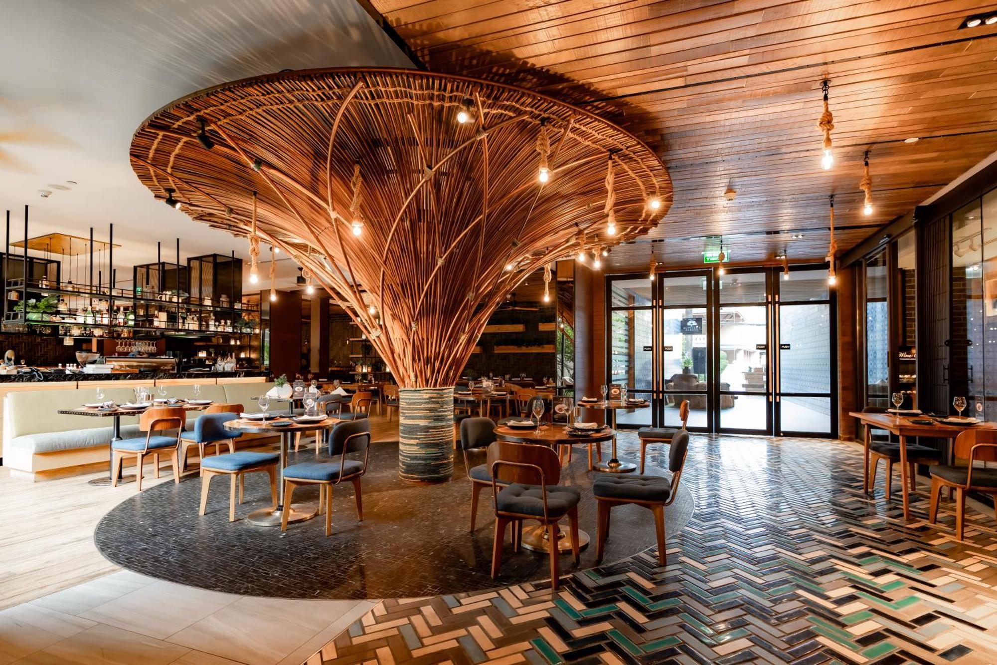 Hotel Indigo Phuket Patong By Ihg Ngoại thất bức ảnh The restaurant at The Standard East Village