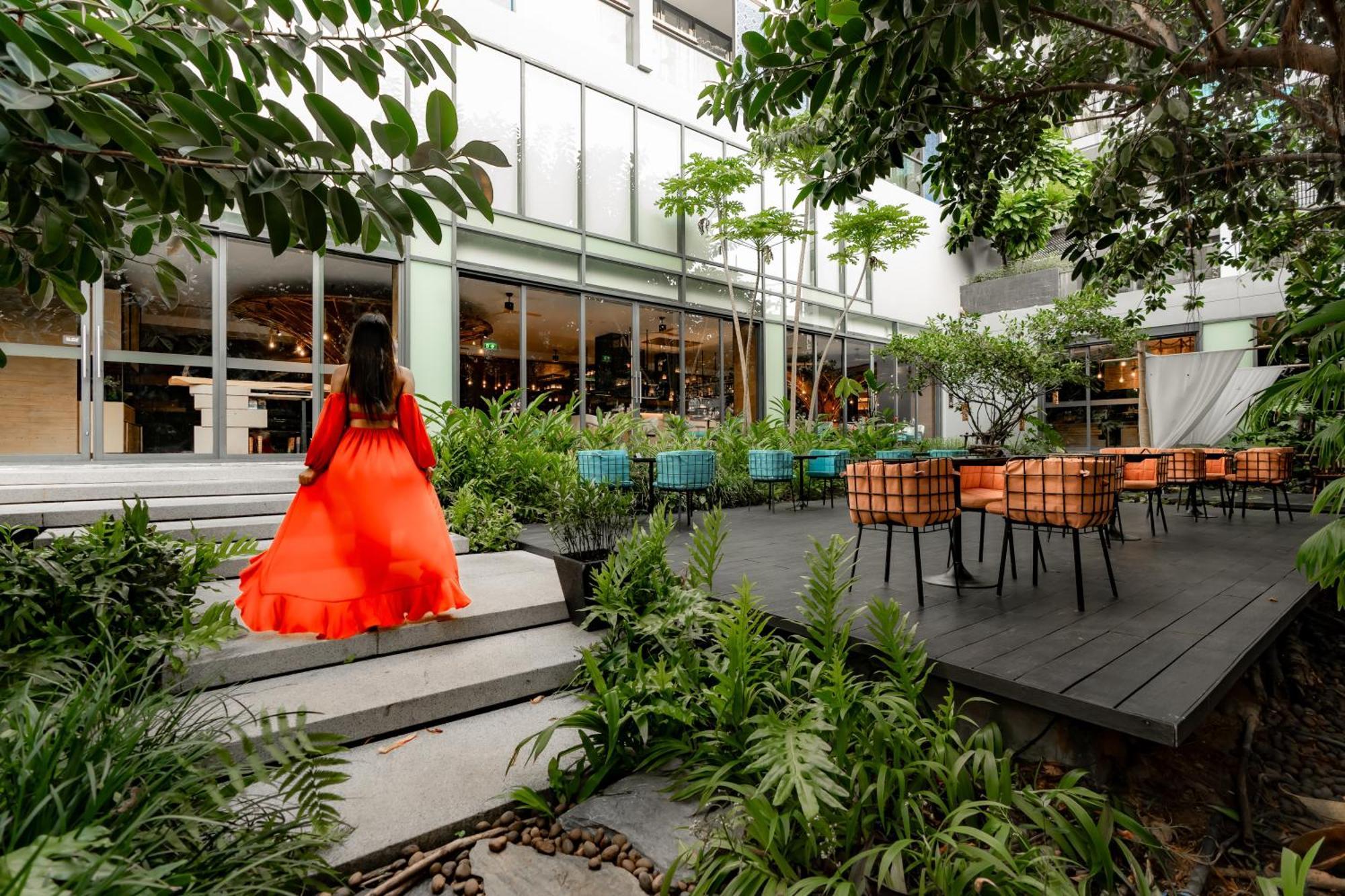 Hotel Indigo Phuket Patong By Ihg Ngoại thất bức ảnh The courtyard at the hotel